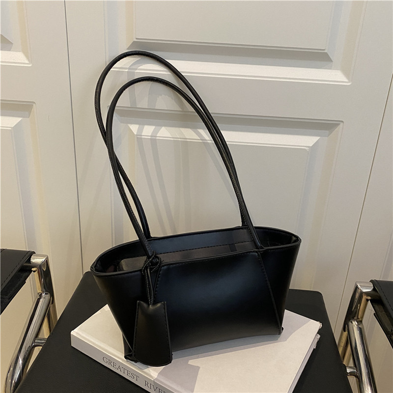2025 Early Autumn Retro Large Capacity Solid Color Underarm Bag Women Casual Versatile Handbag Tote Shoulder Bag