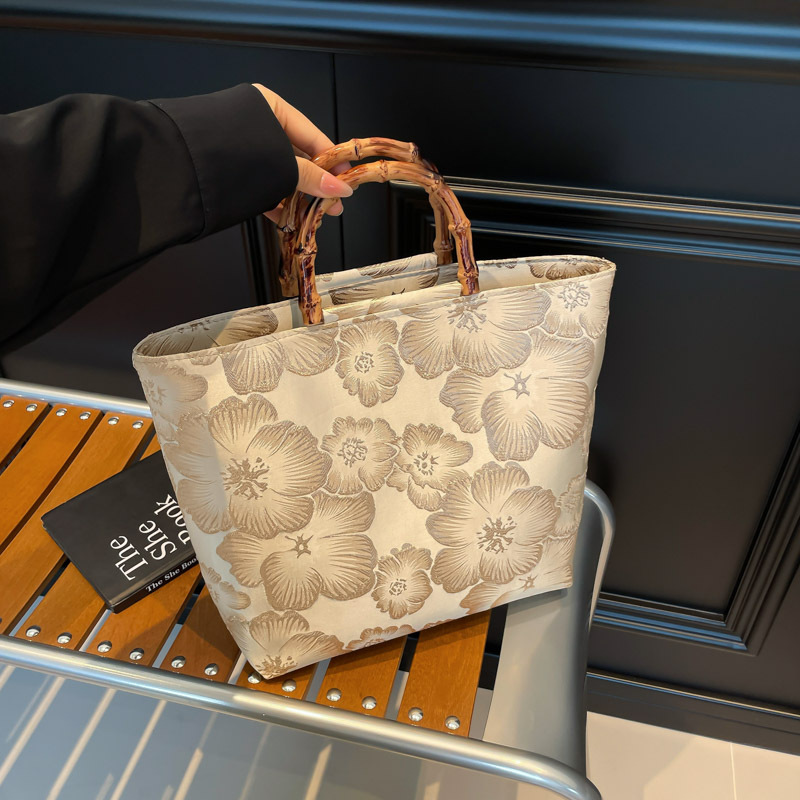 2025 Chinese Style Women's Handbag Large Capacity Evening Clutch - Image 3