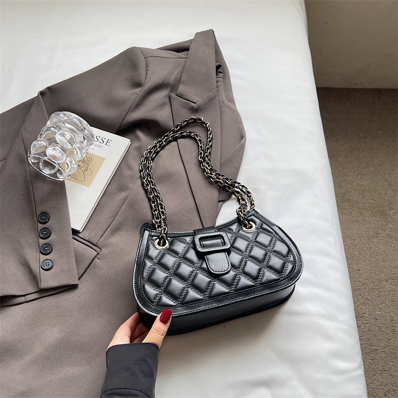 Women's 2025 New Quilted Chain Underarm Bag Fashionable Crossbody Shoulder Bag - Image 4
