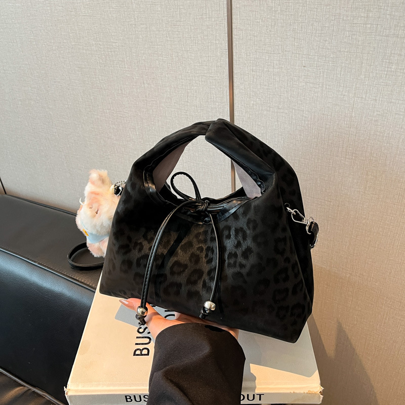 Korean Retro Style Handbag Women 2025 Autumn Leopard Bow Crossbody Dumpling Bag - Image 3